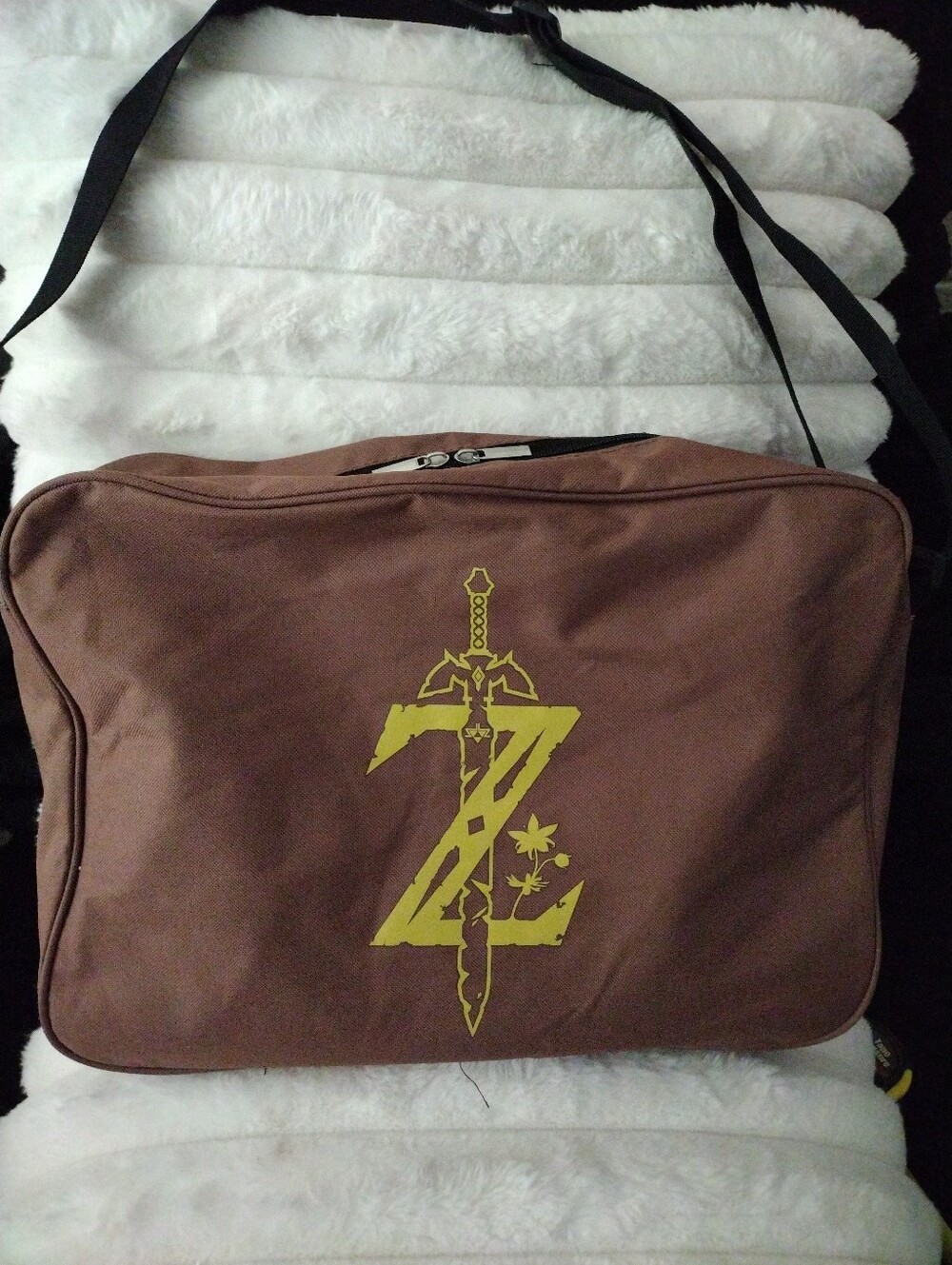 Like New Men's Zelda Canvas Bookbag With Adjustable Straps